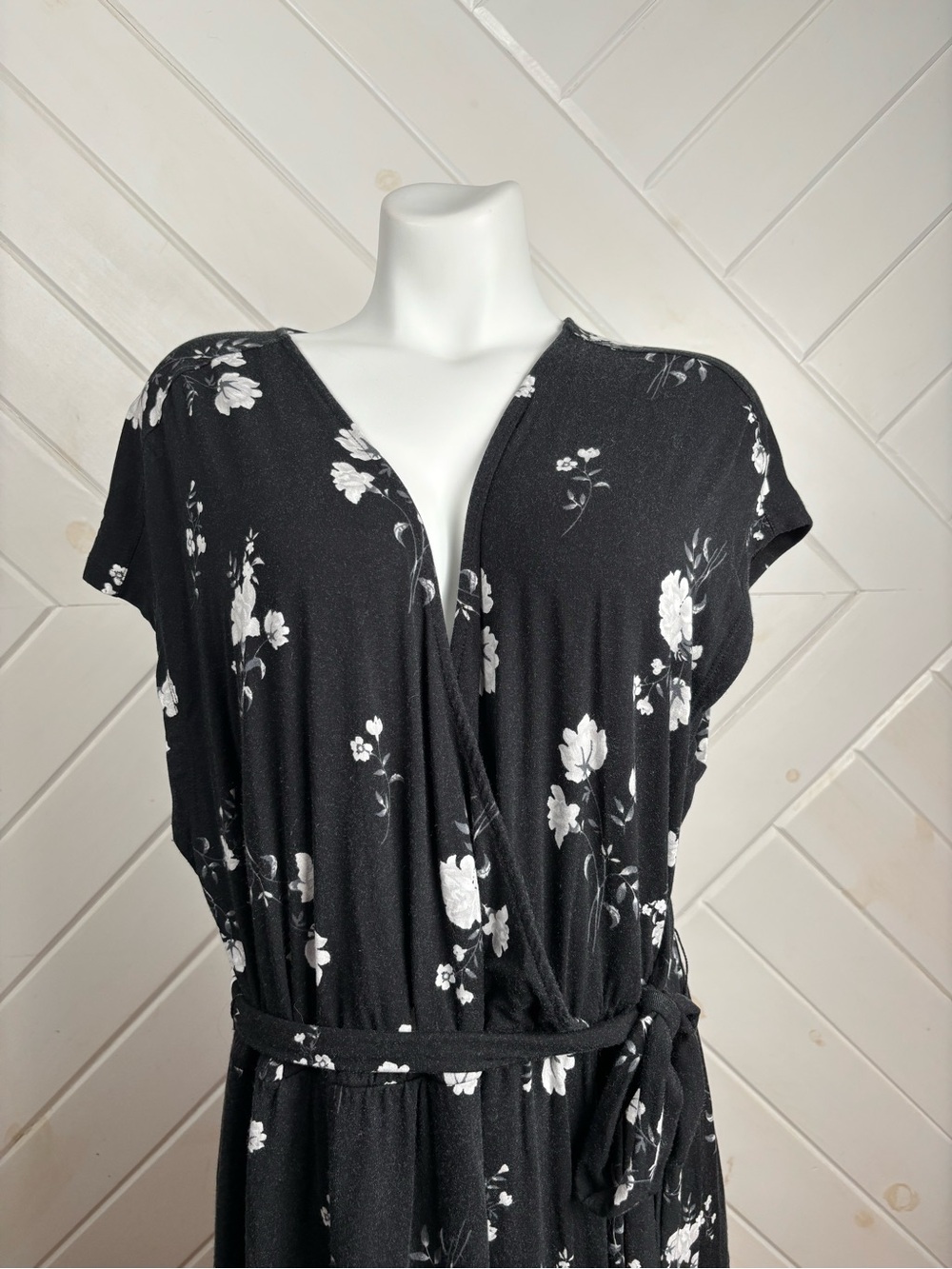 Old Navy Black Floral Wrap-Style Midi Dress